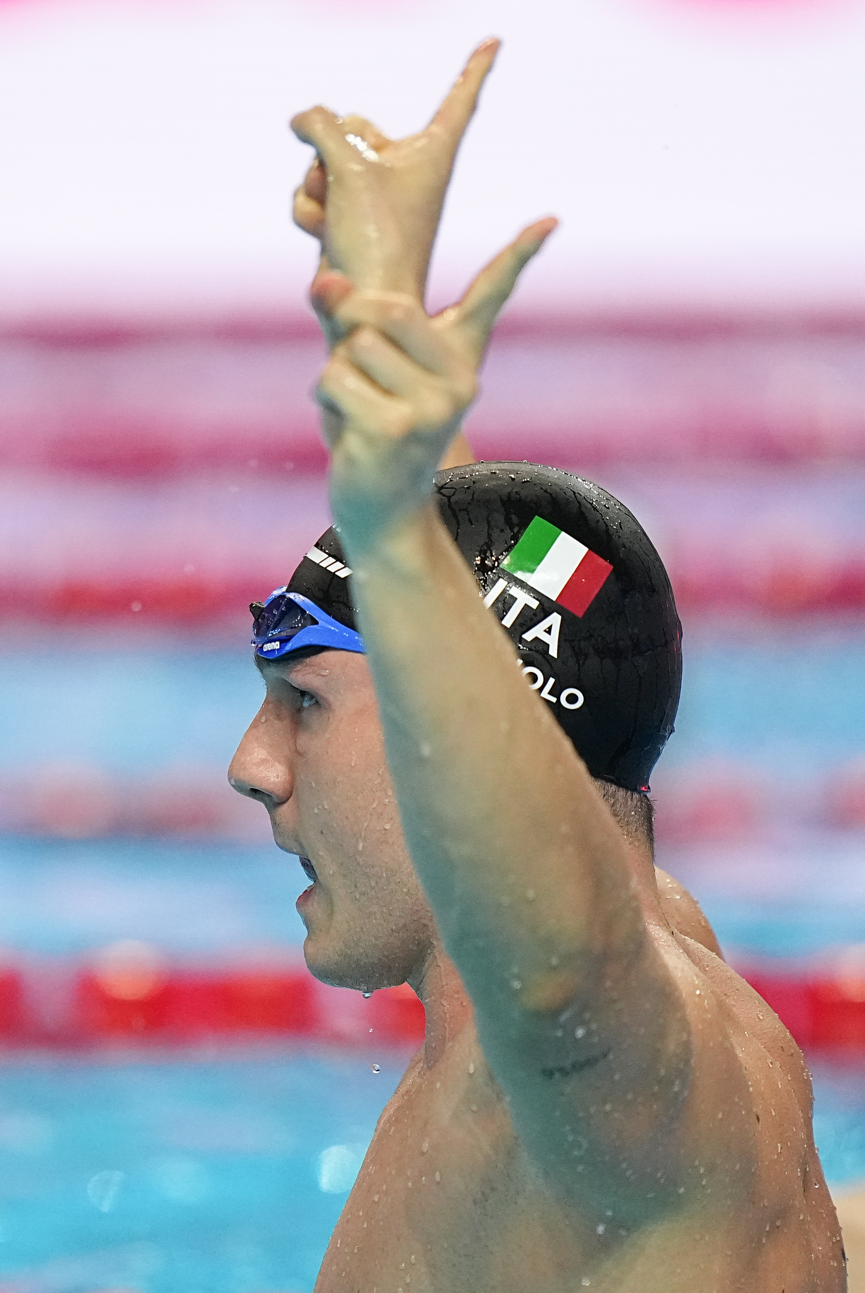 连胜势头难挡！游泳豪取十连胜