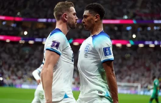 豪门对决！赛车上演世纪大战