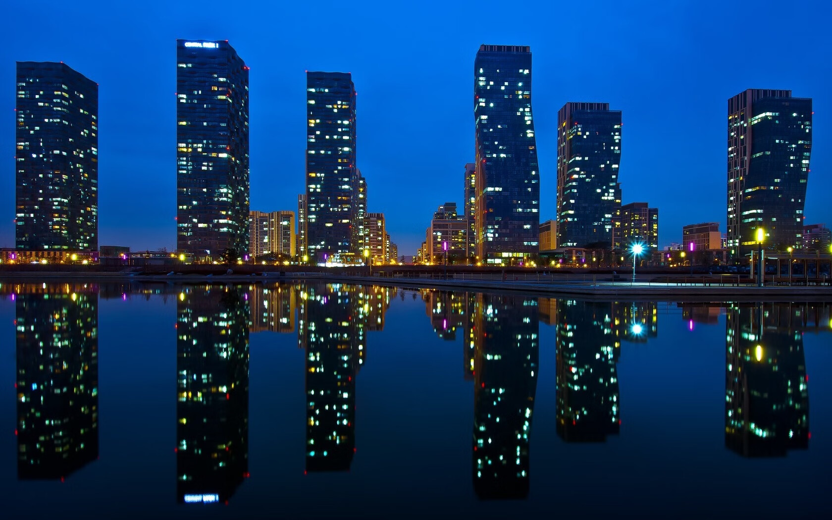 7000万英镑对决，久保建英用巴斯克灵魂，刺痛曼联的软肋