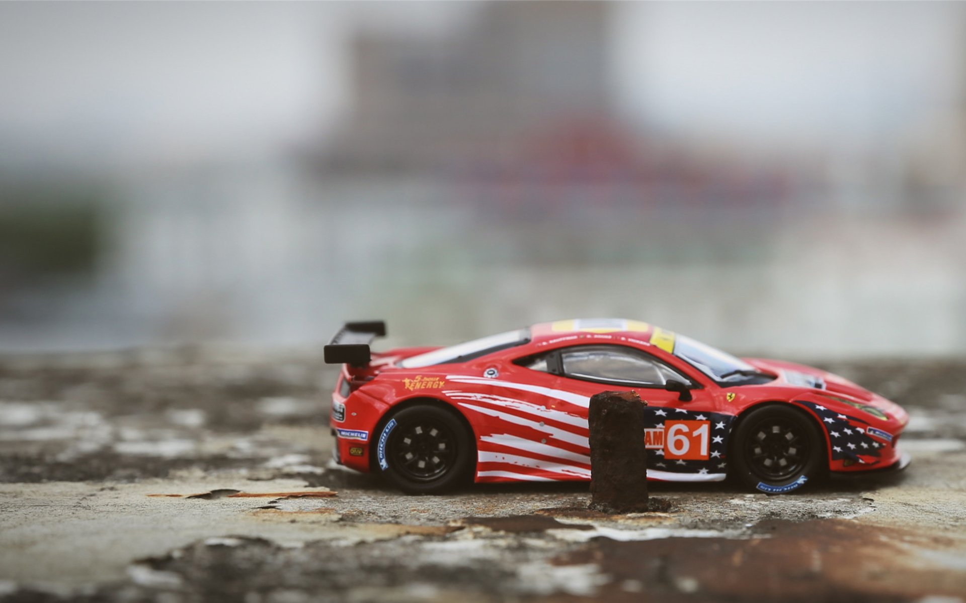 极速与爆冷,巴库赛道与苏黎世午夜,命运在世界的两端同时刹车变向